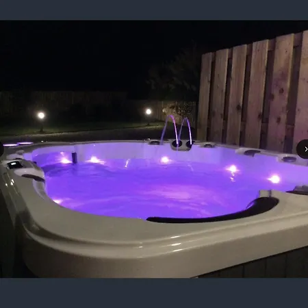 בית נופש Thistle 5 Star Luxury With Hot Tub סקארבורו