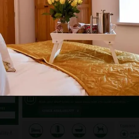 Дом отдыха Thistle 5 Star Luxury With Hot Tub *
